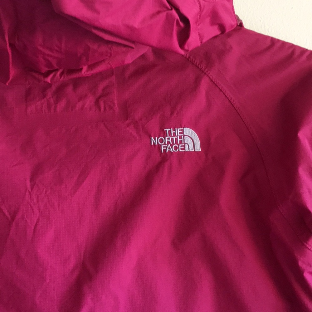 The North Face Raincoat - Picture 6 of 6